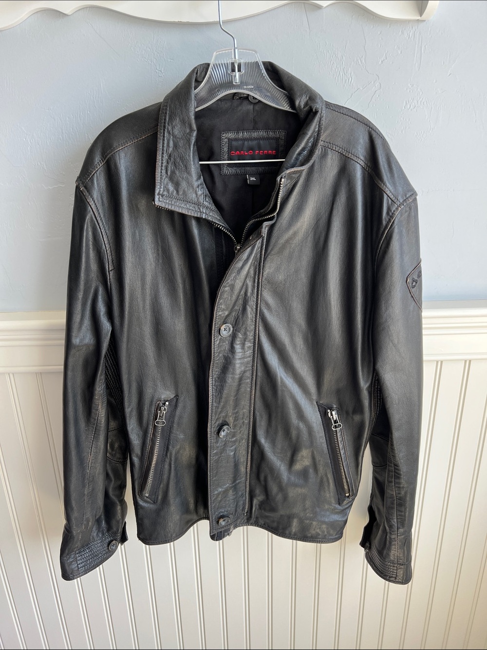 CARLO FERRE GENUINE LEATHER JACKET, SIZE 2XL